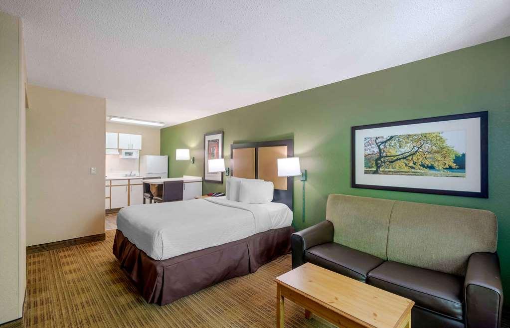 Hawthorn Extended Stay By Wyndham Irving Dfw North Room photo